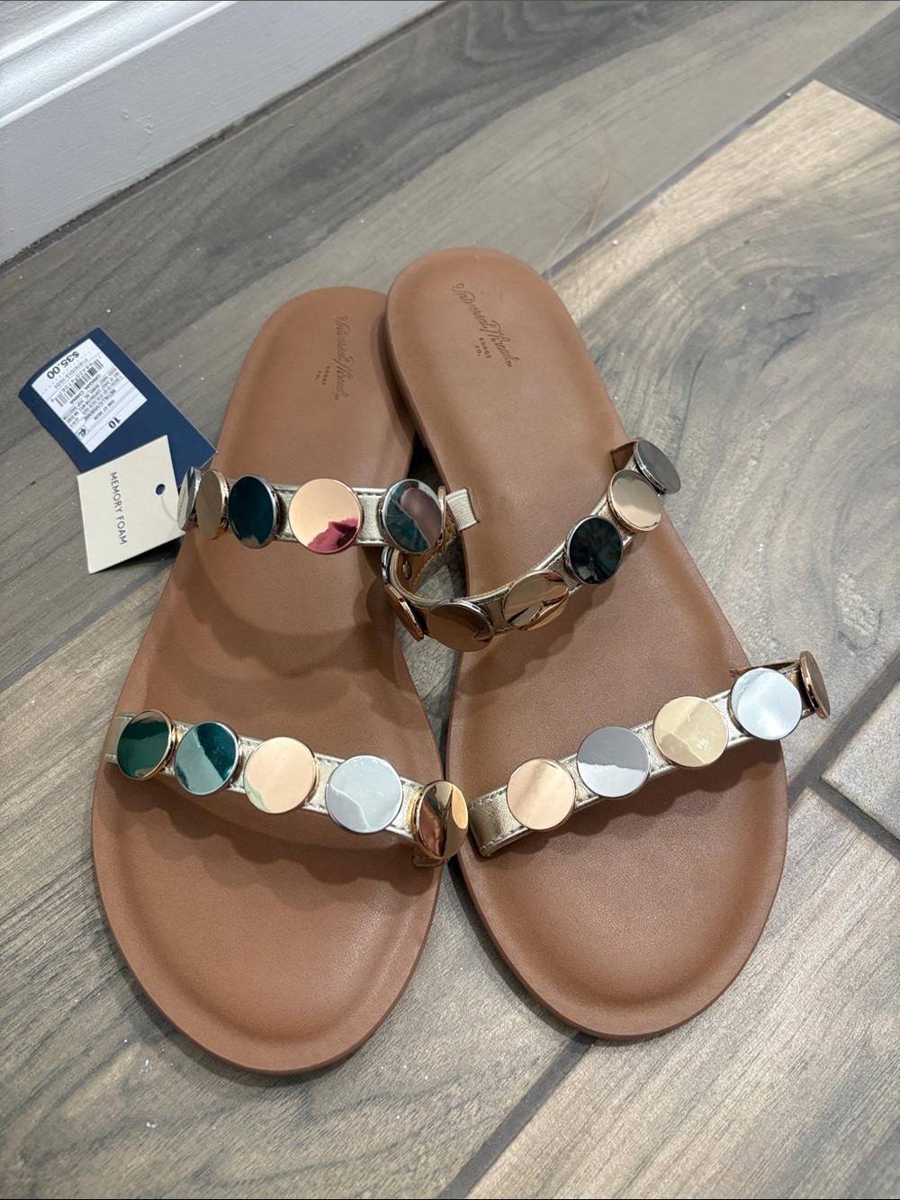 Universal Thread Brown Slide Sandals with Mixed Metallic Disc Trim size 10